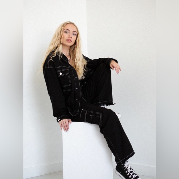 STREET STYLE Black Denim Jacket (Ascot + Hart / Shop Moda B) - Picture 4 of 5